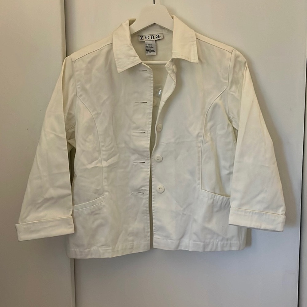 White Collared Button Up Long-sleeve Shirt